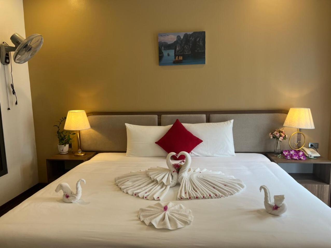 Lantana Ha Long Hotel E409 Sunplaza Pho Di Bo, Bai Chay, Ha Long Exterior photo